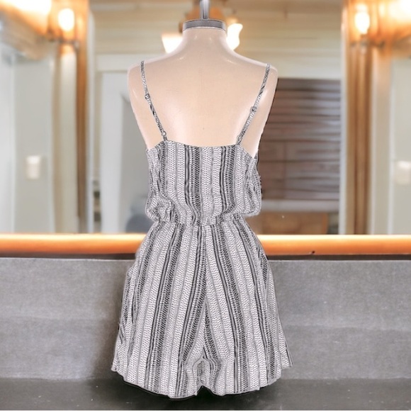 Divided by H&M Romper | SIZE 6 - Picture 2 of 4